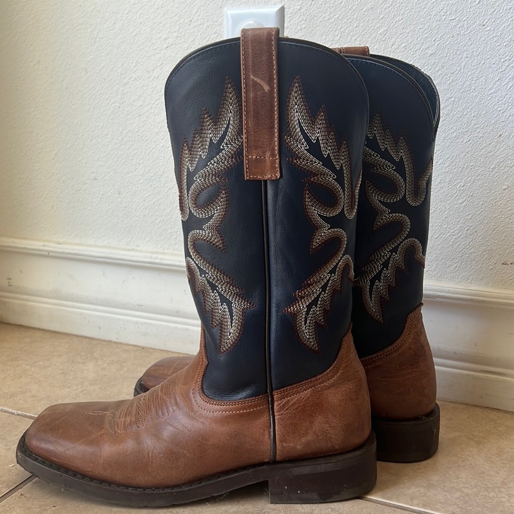 COPY - Cowboy style Boots. Made in Mexico. Bought in Tennessee.